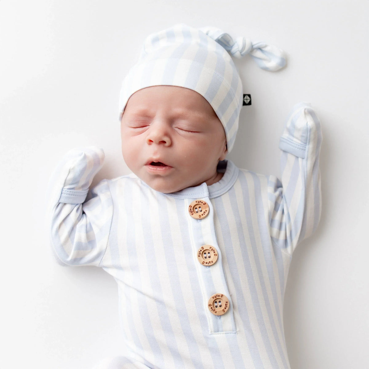 Knotted Gown with Hat Set in Small Mist Stripe